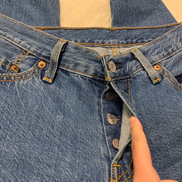 Levi’s 501 Medium Wash Blue Denim Jeans 25 - Picture 8 of 15